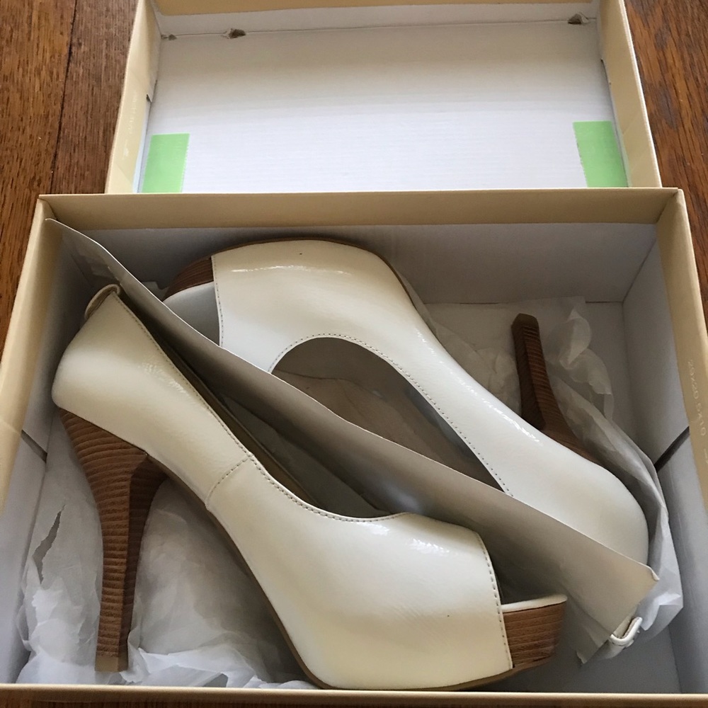 Michael Kors Miami peep toe patent beige